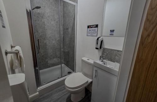 Hull Hotel | Hullywood rooms with shared kitchen facilities