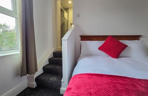 Hull Hotel | Hullywood rooms with shared kitchen facilities