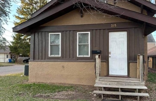 Pine City House | Humble Creek Manor