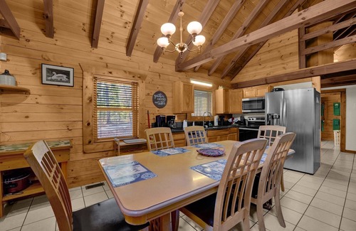 Rockbridge Cabin | Hummingbird Cabin with Indoor Saltwater Pool