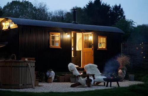 Royal Tunbridge Wells Cabin | Humphrey Hut