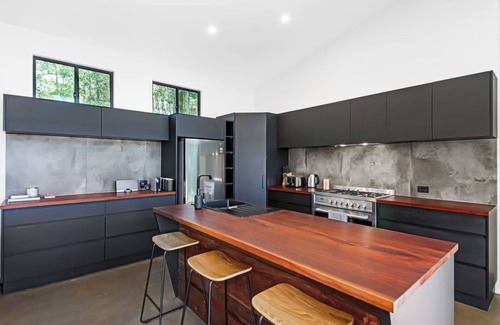 Hunchy House | Hunchy Escape - Sunshine Coast Hinterland