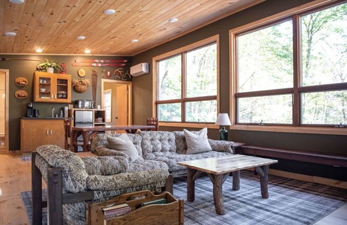 Vandergrift Cabin | Hungry Hollow Hideaway - Luxury Cabin on Private Acreage