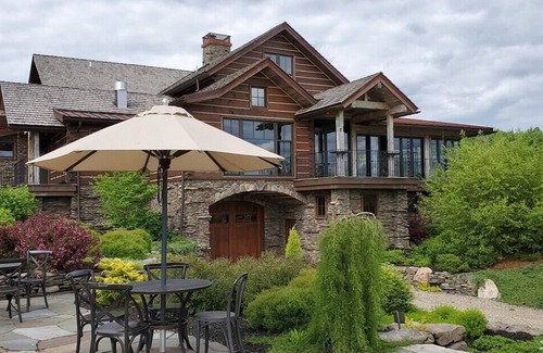 Geneva-on-the-Lake House | Hunter's Hideaway at Christopher's Dockside