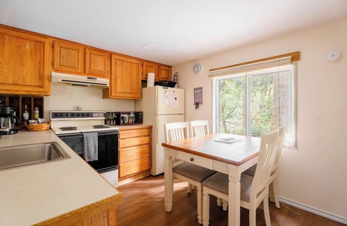 Skykomish Cabin | Hunts Hut: spa, riverfront view, generator, 15mi to ski hill!