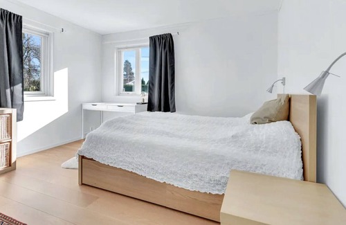 Baerum Municipality Villa | Hus på Jar med Stor Takterasse