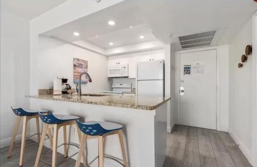 Hutchinson Island South House | Hutchinson Island BeachFront Heated Pool Balcony Top Floor