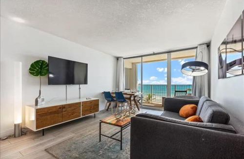 Hutchinson Island South House | Hutchinson Island BeachFront Heated Pool Balcony Top Floor