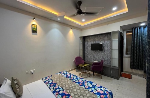Varanasi Hotel | HV Resorts Varanasi