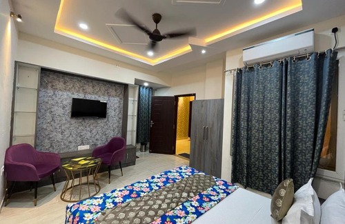 Varanasi Hotel | HV Resorts Varanasi