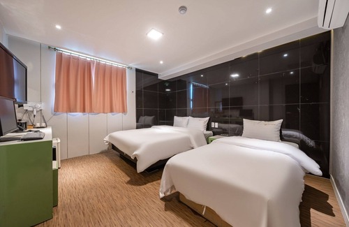 Hwaseong Hotel | Hwaseong Su