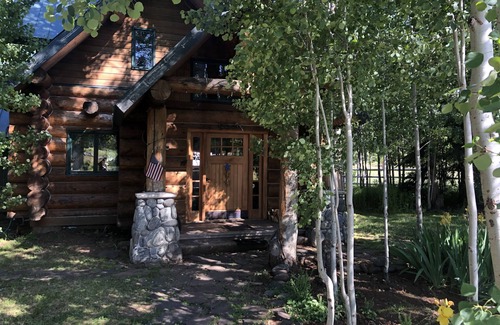 Ashland House | Hyatt Prairie Mountain Cabin