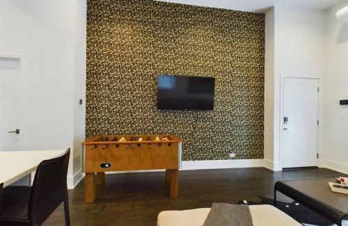 West Town Apartment | Hype Loft Experience
