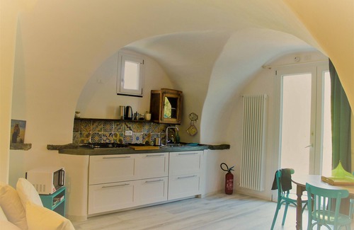 Calice Ligure Apartment | Iara – Relax nature and biking among olive trees and silence at Casa del Canto