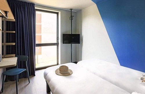 La Rochelle Hotel | ibis Budget La Rochelle Centre Gare