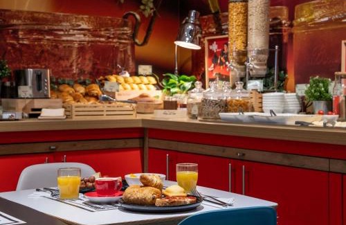 Quartier de la Folie-Mericourt Hotel | ibis Paris Avenue de la Republique