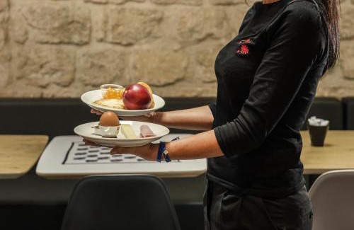 Quartier de la Folie-Mericourt Hotel | ibis Paris Avenue de la Republique