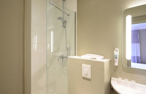 Necker Hotel | Ibis Paris Tour Montparnasse 15Ème