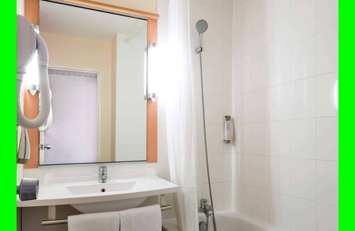 Chasseneuil-du-Poitou Hotel | ibis Poitiers Site du Futuroscope