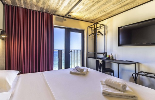 Qawra Hotel | Ibis Styles St. Paul's Bay Malta