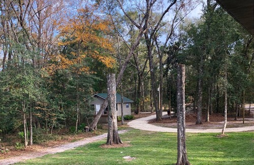 Branford Cottage | Ichetucknee Springs/Ginnie Springs/Santa Fe River at the Hideaway Cottage