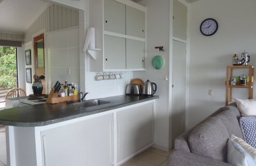 Coopers Beach House | ICONIC KIWI BACH WITH GLORIOUS SEA VIEWS