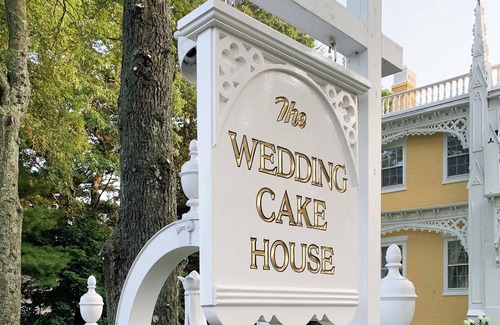 Kennebunk House | Iconic Wedding Cake House