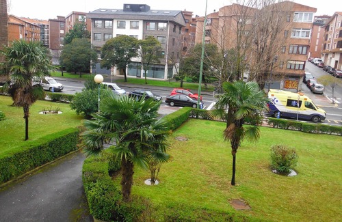 Algorta Apartment | Ideal families. Wifi, bus at the door, area without OTA, beach nearby