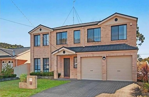 Umina Beach House | IDEAL FAMILY BEACH GETAWAY, 1 HR FROM SYDNEY!