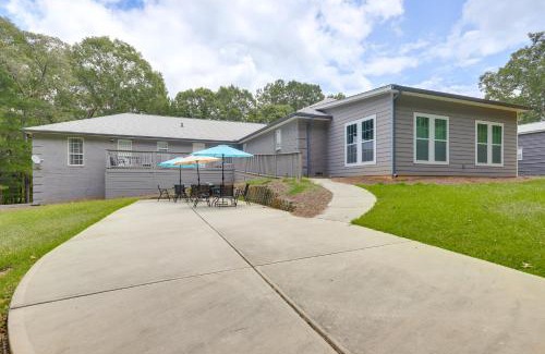 Inman House | Ideal for Reunions and Retreats Brooks Getaway!