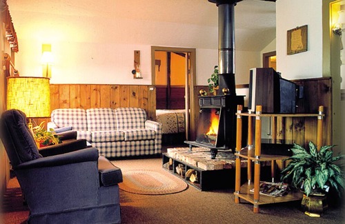 Lake Shore House | Ideal Location on Level, Sandy Shore on Beautiful Gull Lake in Brainerd Lakes