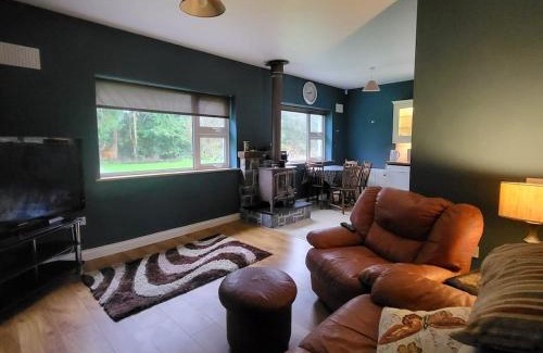 Newport House | Ideally located Country Cottage