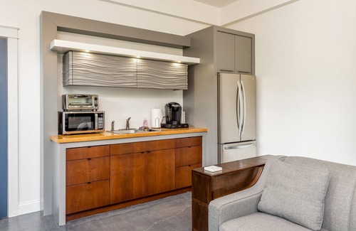 Swannanoa House | Idyllic home with 2 separate apartments near skiing/hiking - firepit, fast WiFi