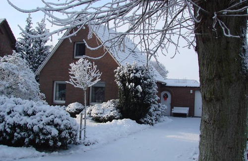 Rostrup House | Idyllic house, at historic clinker brick street with linden trees