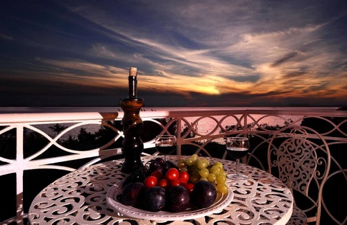 Agios Matthaios House | Idyllically situated and luxurious villa with a veranda and a gazebo