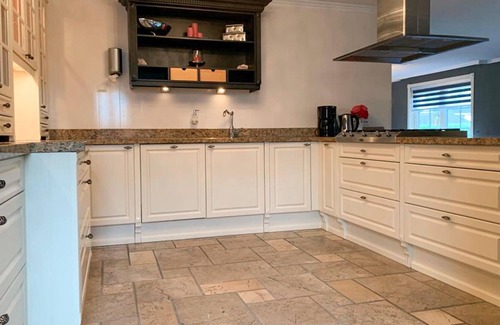 Zeewolde House | If you value luxury, this vacation home with pool is the place for you!