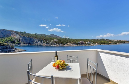 Pokrivenik Apartment | Igor - 5 m From Beach - SA5