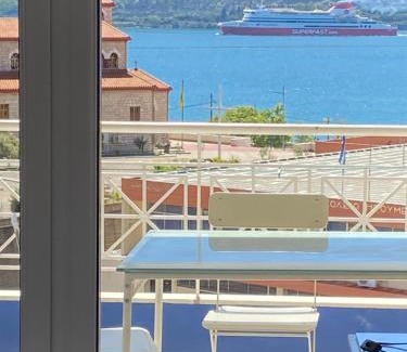 Igoumenitsa Apartment | Igoumenitsa heart flats to let Mariasroom 2studios apartment seaside-city 50m harbor Chantzara