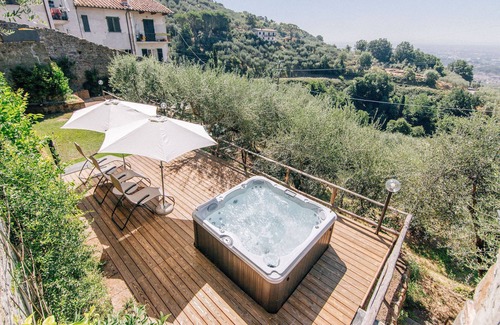 Uzzano Apartment | Il Borgo degli Agrumi - the Cedar