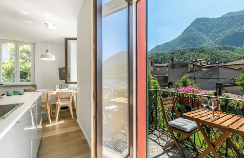 Calde Apartment | Il Porticciolo Lake Front, Castelveccana, Italy