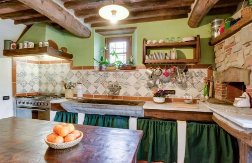 Pontito House | Il Vecchio Ospitale by Interhome