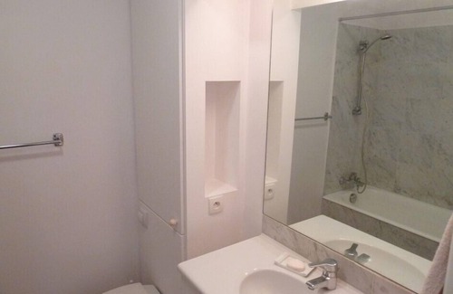 Les Iles Apartment | Ile St Louis 3 BR Apartment 2 baths