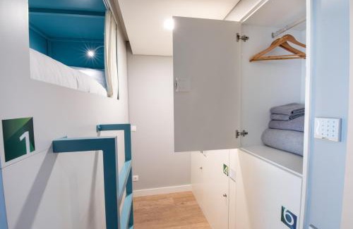 Ponta Delgada Hostel | Ilha Hostel & Suites