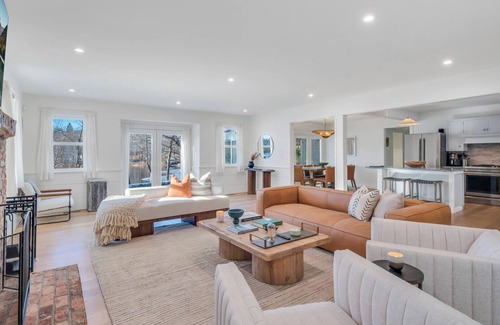 Bantam House | Immaculate waterfront home nestled in the Litchfield hills w/tons of.