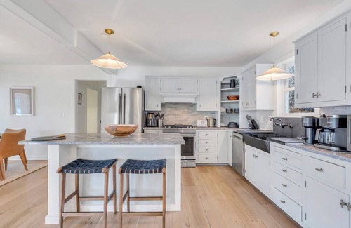 Bantam House | Immaculate waterfront home nestled in the Litchfield hills w/tons of.