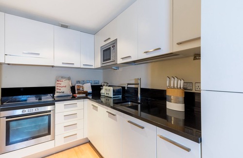 Queenhithe Apartment | Impeccable 1-Bed Apartment in London City