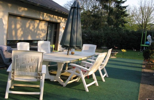 Wachtberg Apartment | In Drachenfelser-Ländchen on the outskirts located multi-family house