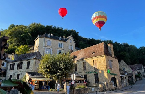 Beynac-et-Cazenac House | In the heart of Beynac, a rare14th century house