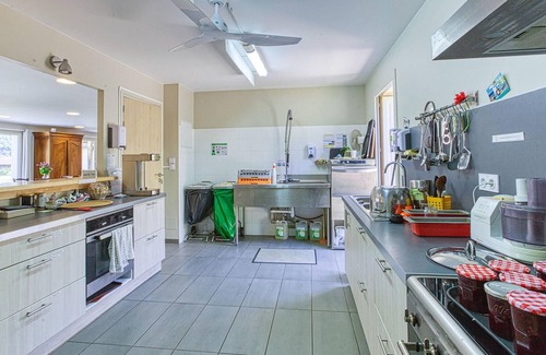 Marcilhac-sur-Cele House | In the heart of the regional nature park Grands Causses welcomes you this very spacious cottage many