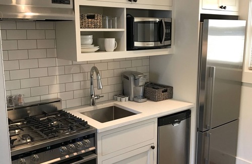 Carlton House | In the Heart of Downtown Carlton - Luxury Cottage for Two π·